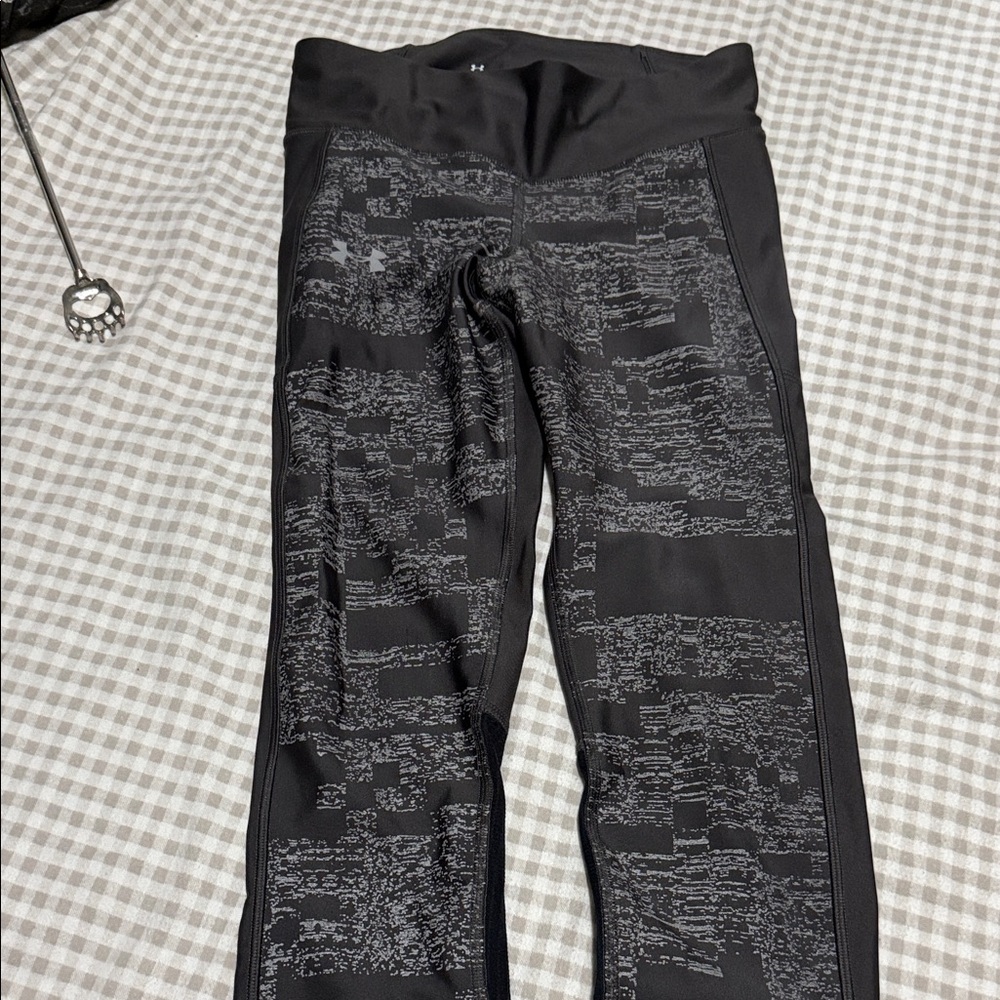 Under Armour Black Patterned Capris
